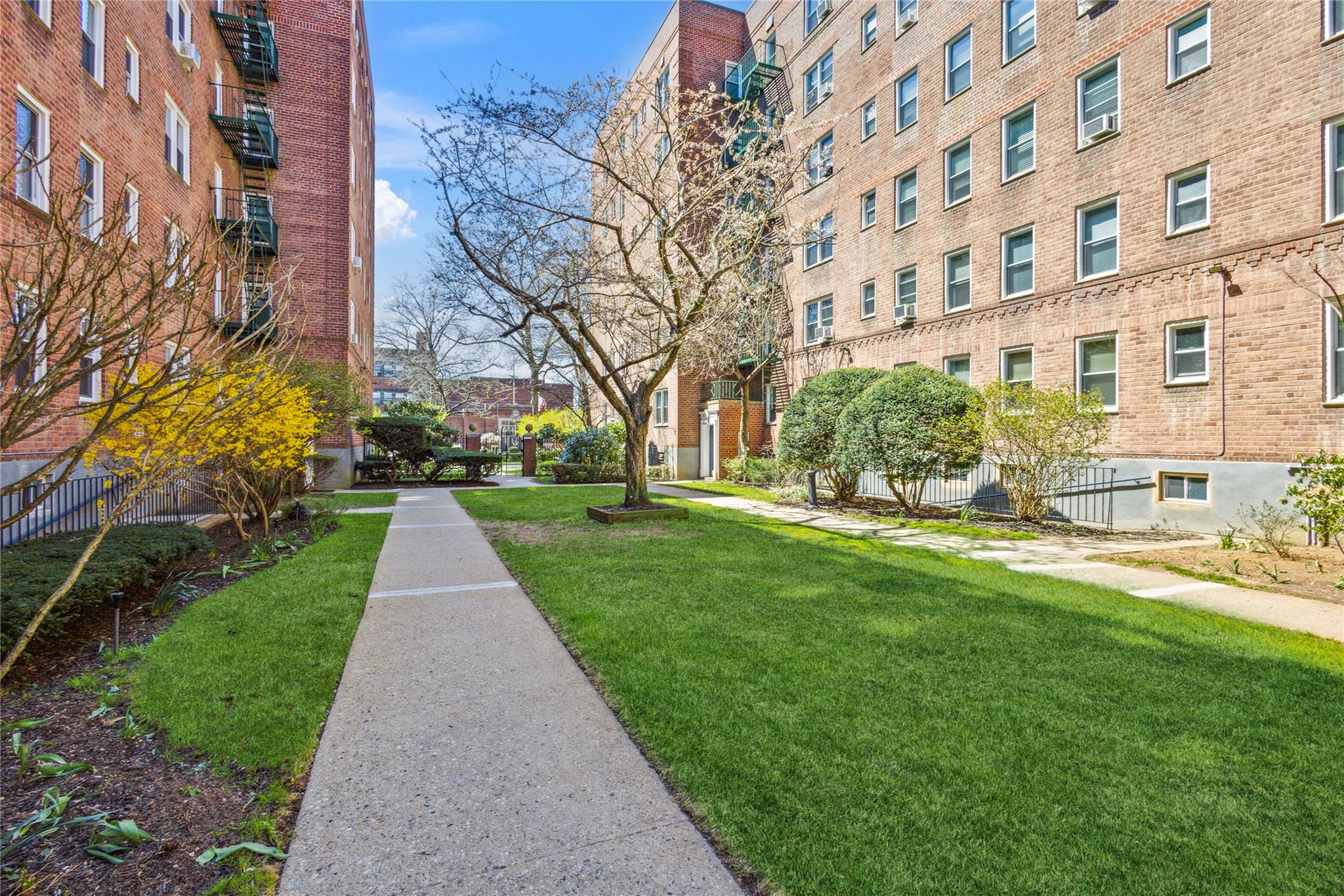 30 Cathedral Avenue #2A, Hempstead, New York image 25