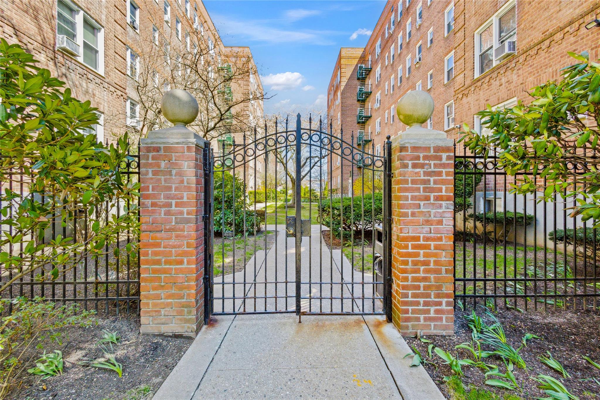 30 Cathedral Avenue #2A, Hempstead, New York image 2