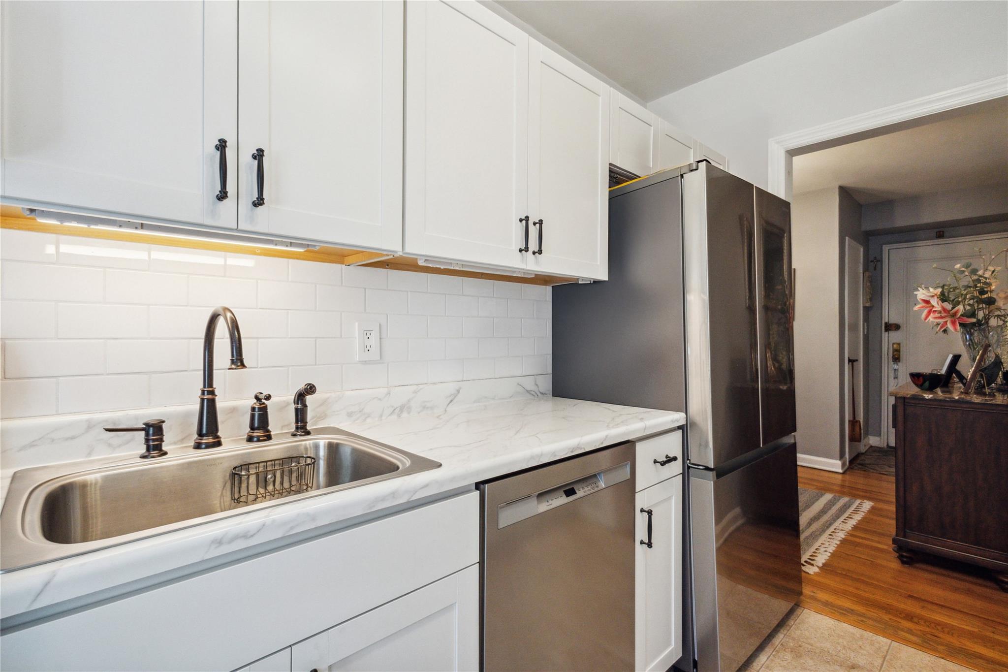 30 Cathedral Avenue #2A, Hempstead, New York image 14