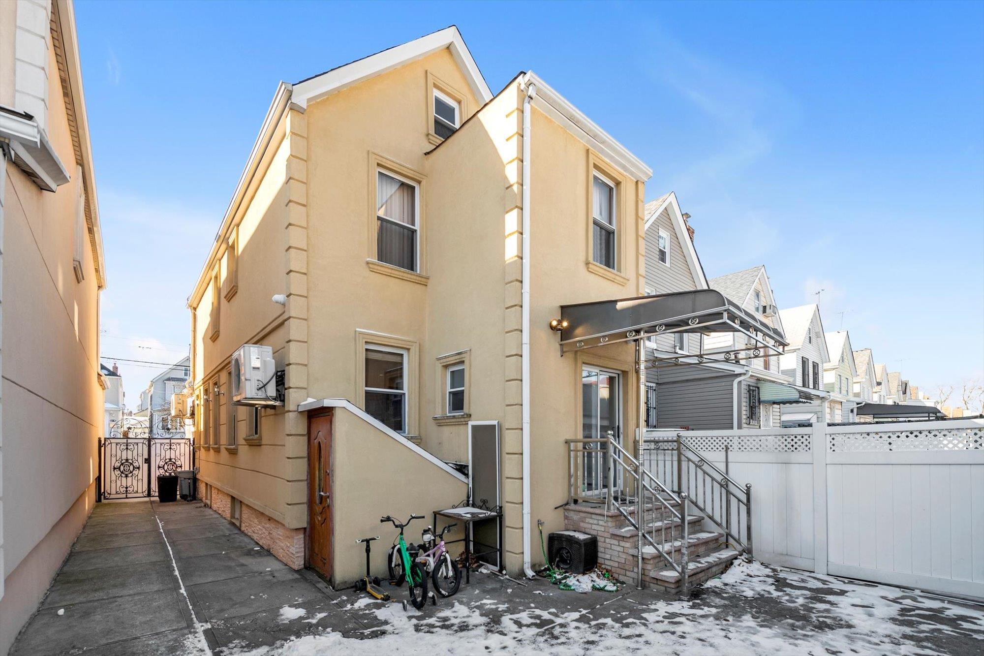 62-91 Wetherole Street, Rego Park, New York image 20