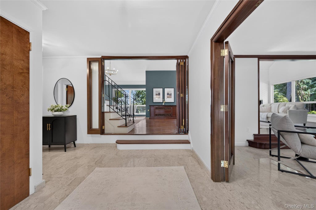 Photo of 4 Waring Drive, Manhasset, NY 11030 (MLS # 1028393)