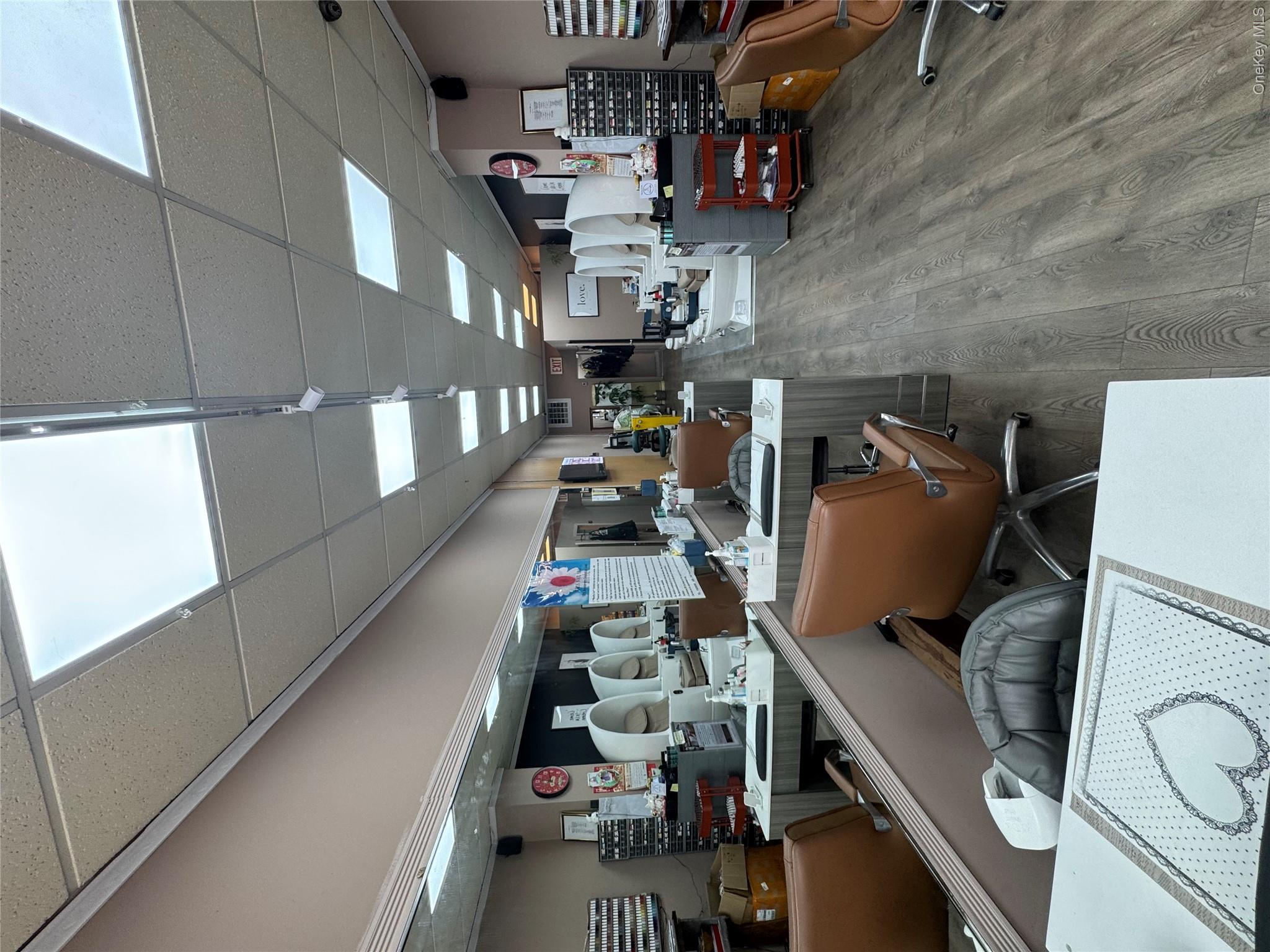 21021 horace harding