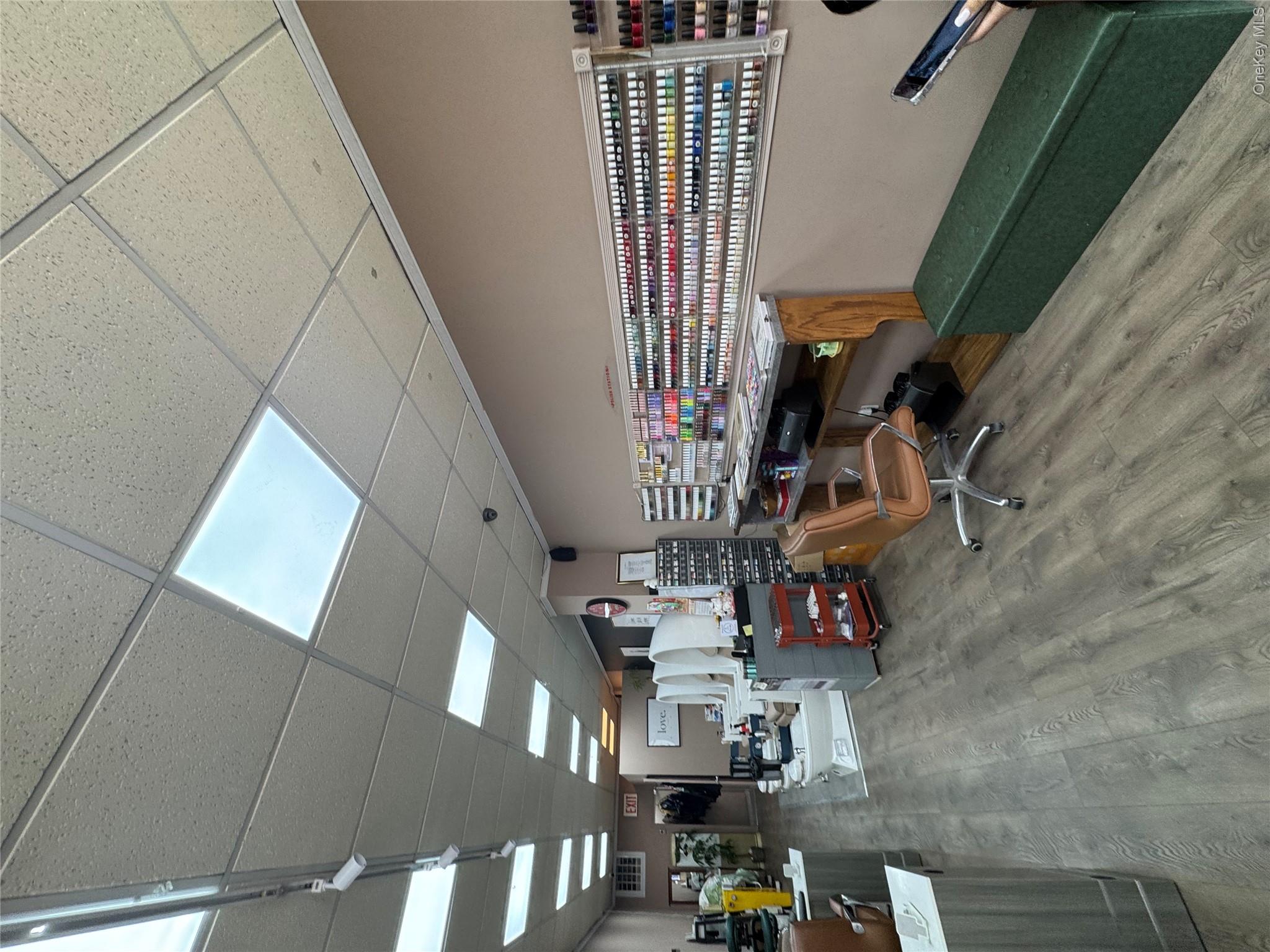 21021 horace harding