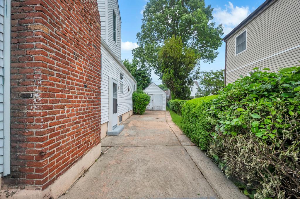 23 Dale Avenue, Hempstead, New York image 3