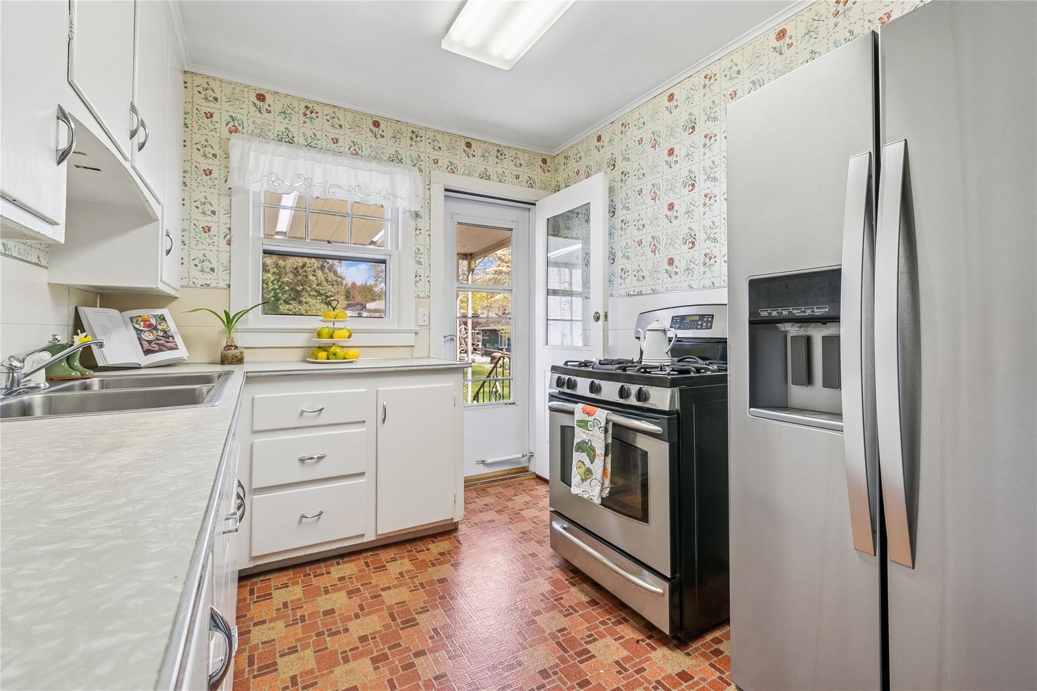 1440 Roanoke Avenue, Riverhead, New York image 22