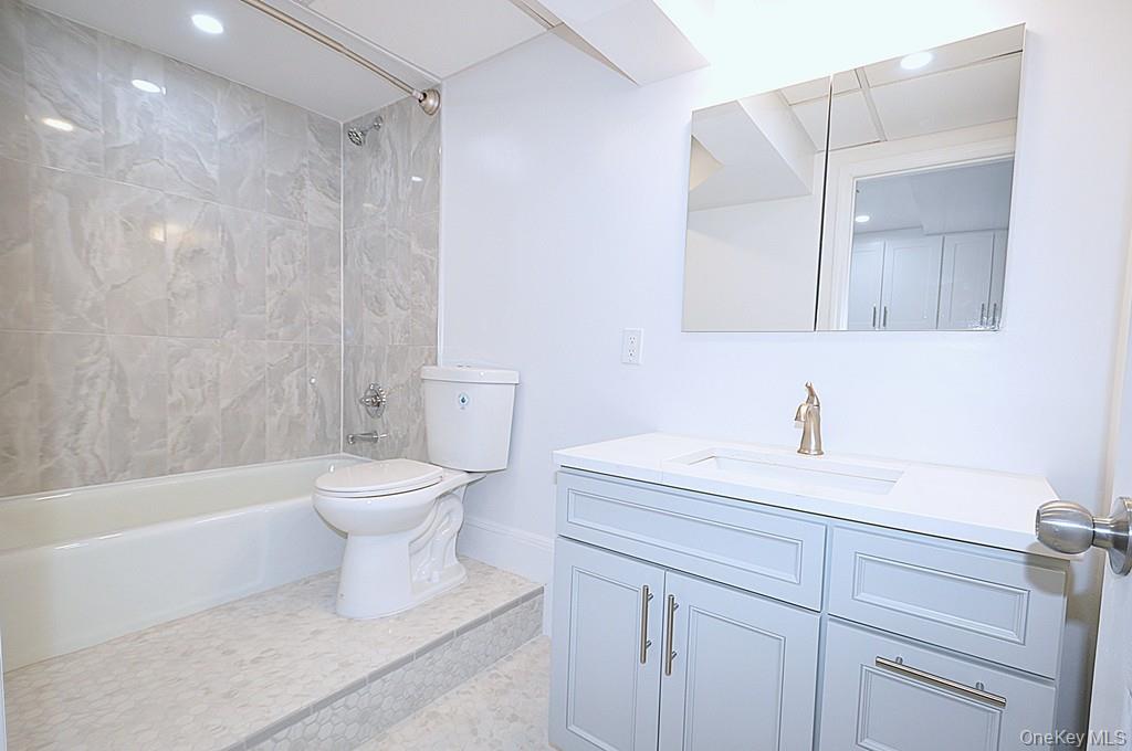 Scarsdale, New York 10583, United States, ,1 BathroomBathrooms,Residential,Active,257579
