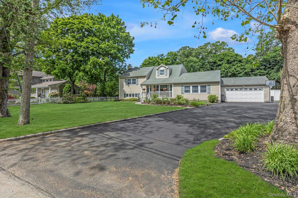 Photo of 14 Brittany Court, Northport, NY 11768 (MLS # 1006645)