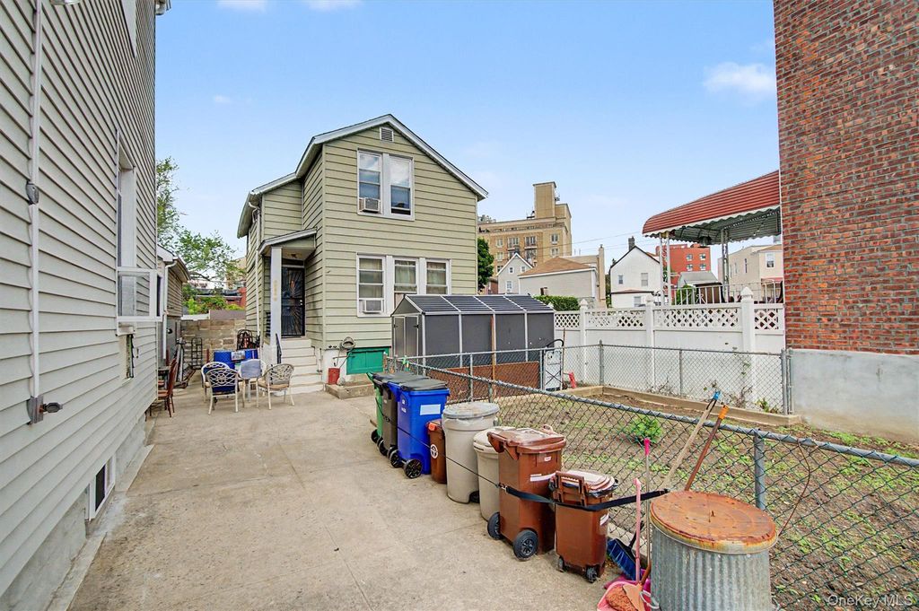 Photo of 1608 Merry Avenue, Bronx, NY 10461 (MLS # 1006195)
