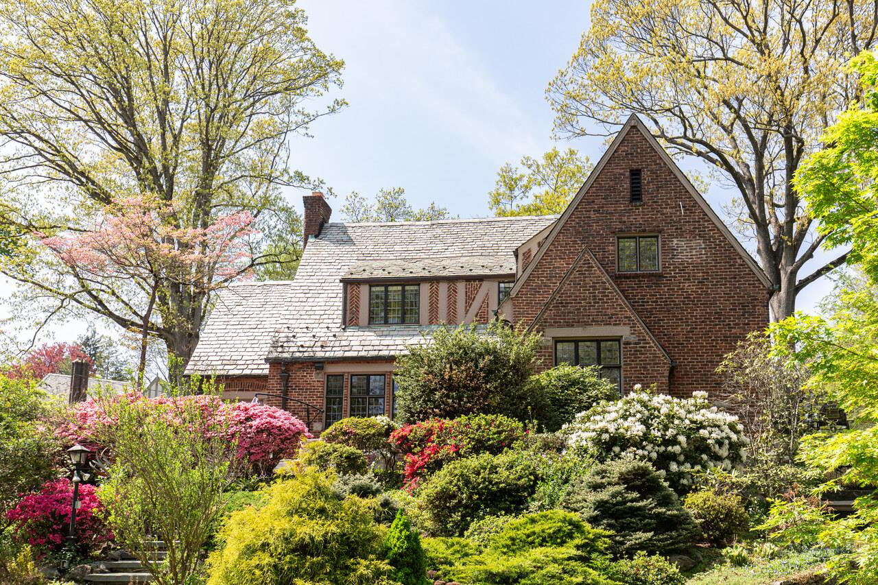 Rental Property at France Place, Larchmont, New York - Bedrooms: 4 
Bathrooms: 3 
Rooms: 9  - $14,000 MO.