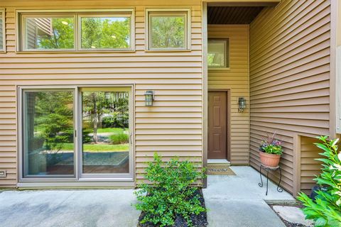 Condo For Sale - 20 Aspen Court #20<br/> Nanuet, NY 10954