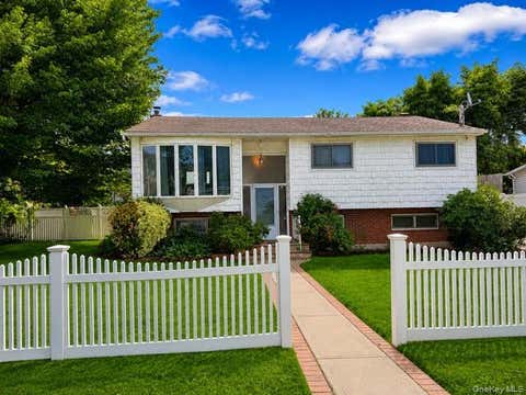 Photo of 87 S 28th Street, Wyandanch, NY 11798 (MLS # 1029293)
