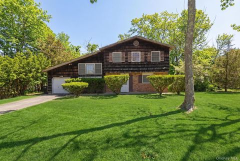 43 Village Lane Hauppauge NY 11788