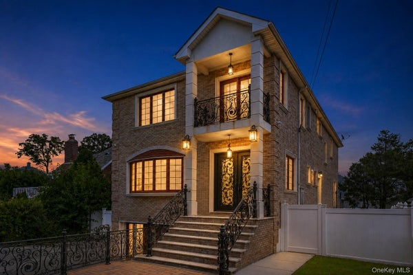 8411 HOMELAWN ST, JAMAICA, NY 11432 - Image 4bd87dfb2b97fa92f036718e94724334/2021778752