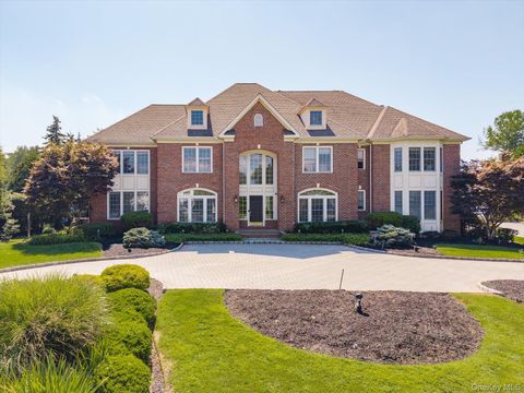 Homes For Sale - 26 Legends Circle<br/> Melville, NY 11747