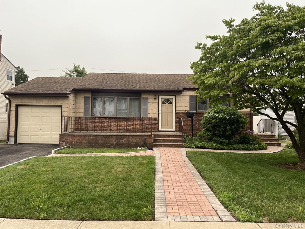 Photo of 29 Westbury Avenue, Plainview, NY 11803 (MLS # 1028156)