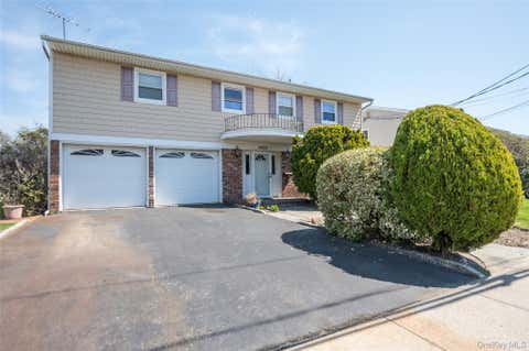 Homes For Sale - 3905 Greentree Drive<br/> Oceanside, NY 11572