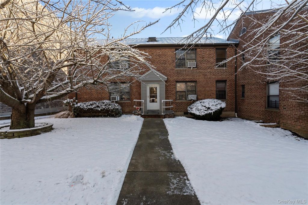 Photo of 36-35 171st Street #30, Flushing, NY 11358 (MLS # 954174)