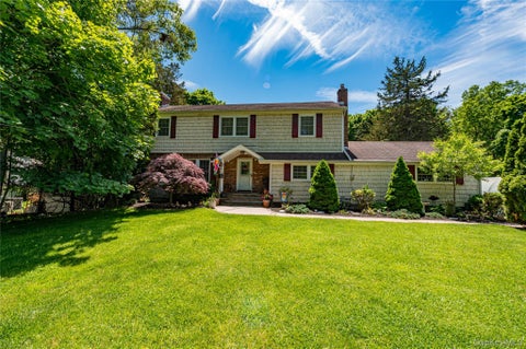 Homes For Sale - 3 Thompson Hill Road<br/> Saint James, NY 11780