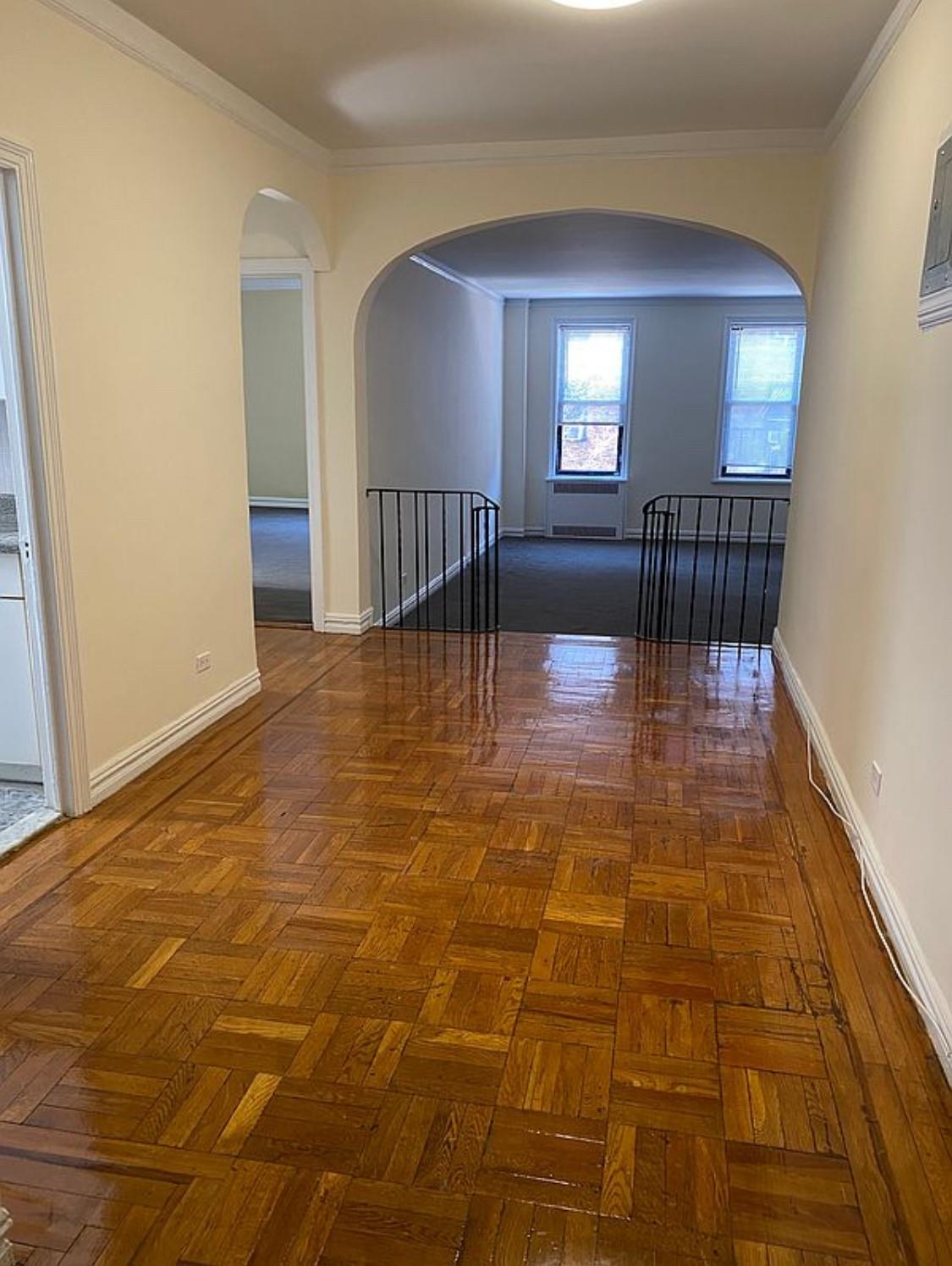 42nd Street St, Sunnyside, Queens, NY - 1 Bedrooms  
1 Bathrooms  
4 Rooms - 