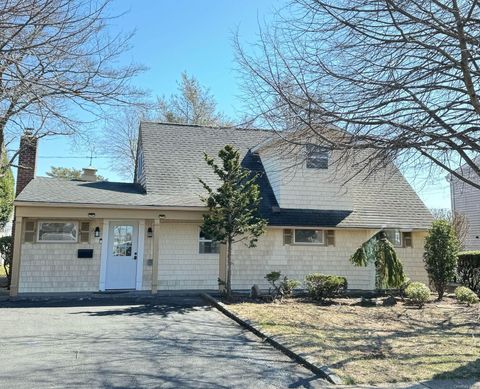 47 Kingfisher Road, Hempstead, NY 11756 - MLS#: L3592339