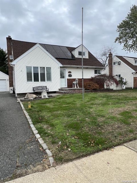 Homes For Rent - 1227 Daffodil Lane<br/> Nassau County, Wantagh, NY 11793