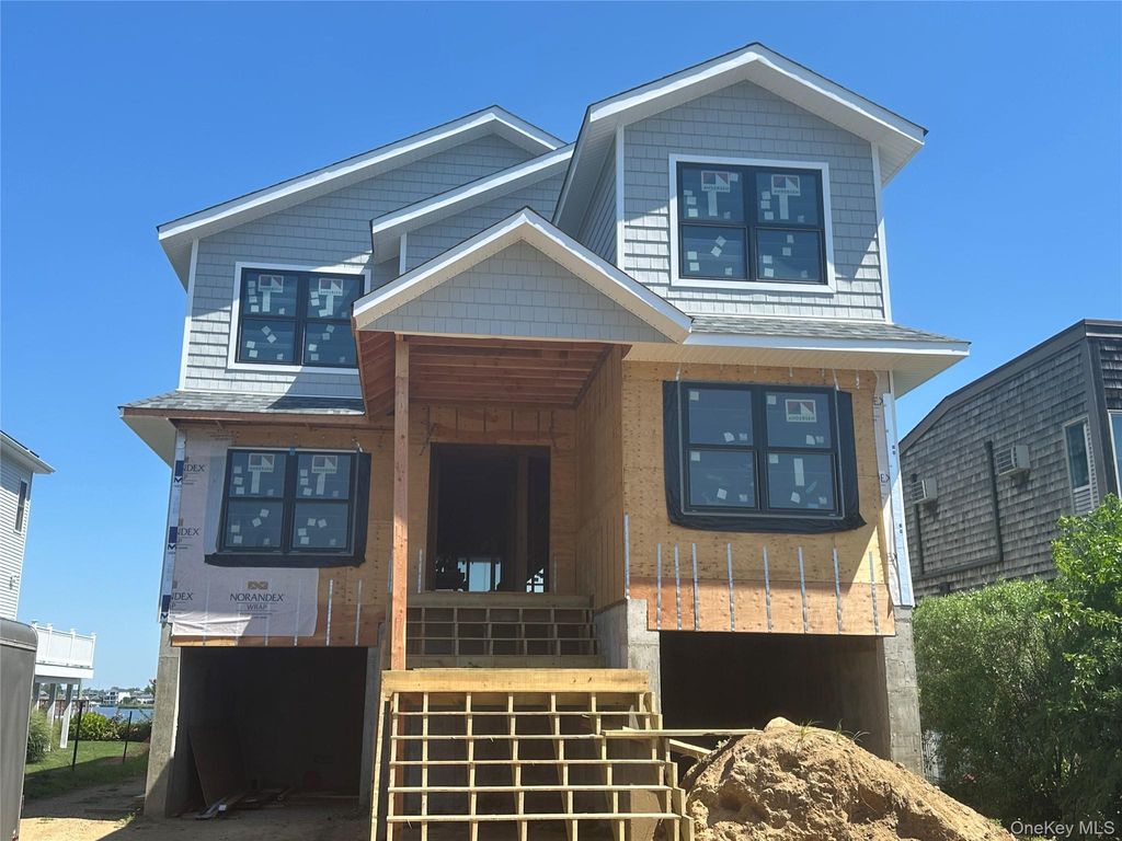Photo of 3505 Bay Front Drive, Baldwin Harbor, NY 11510 (MLS # 921088)