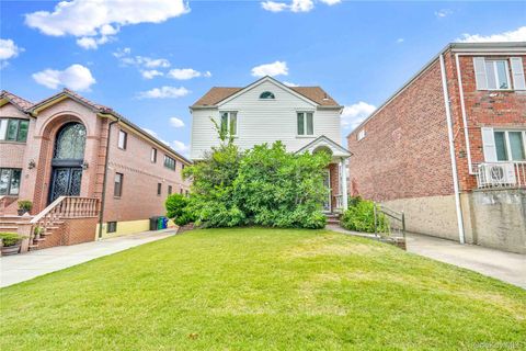 183-11 64th Avenue Fresh Meadows NY 11365