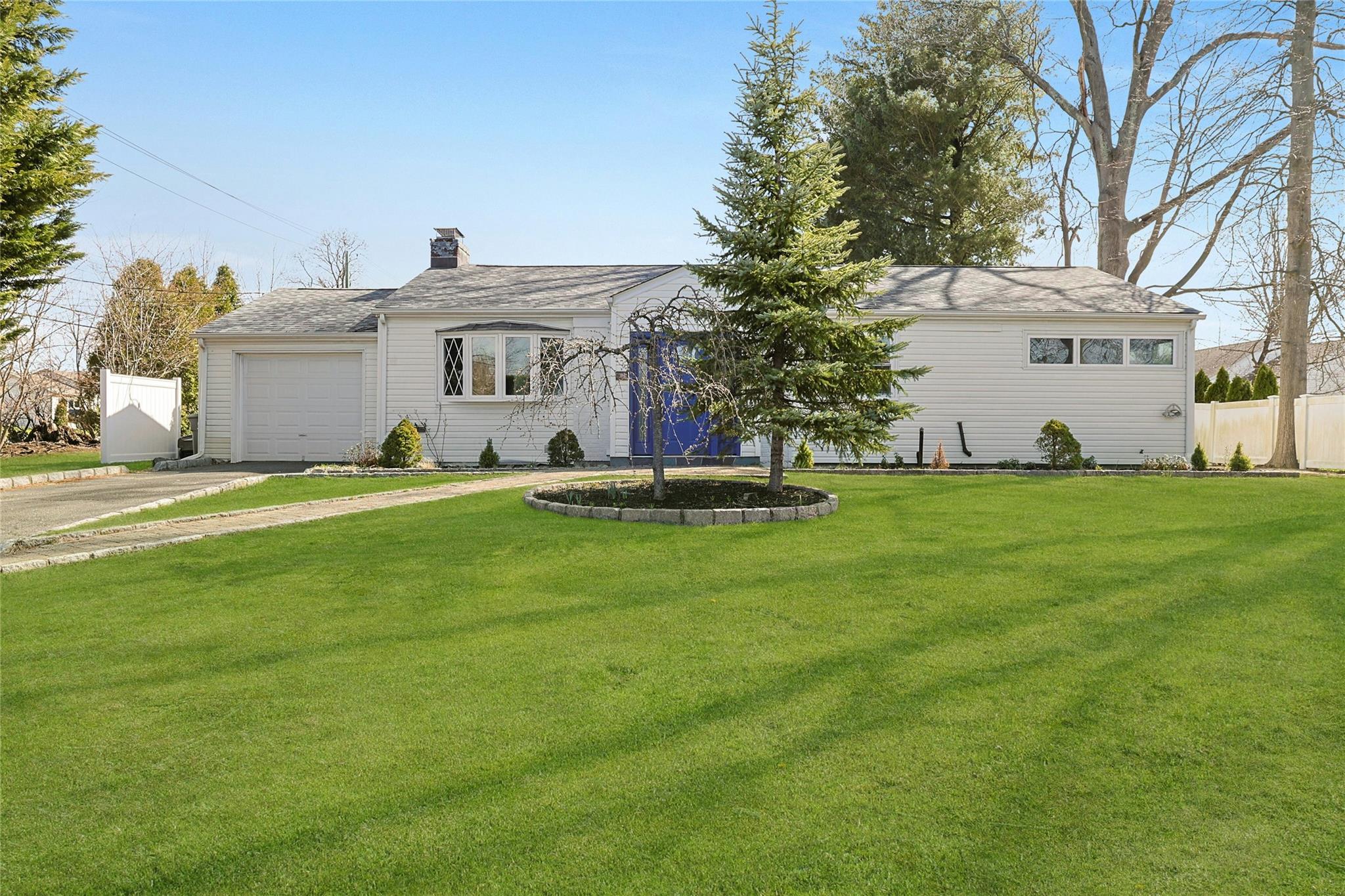 52 Bayne Place, White Plains, New York image 2
