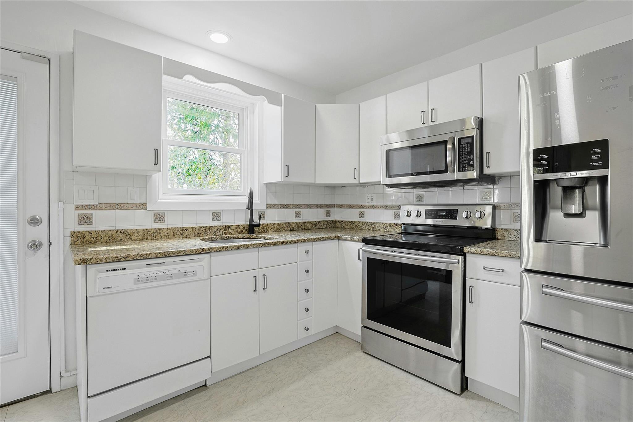 52 Bayne Place, White Plains, New York image 13