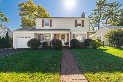 Photo of 481 S Wood Road, Rockville Centre, NY 11570 (MLS # 1065188)