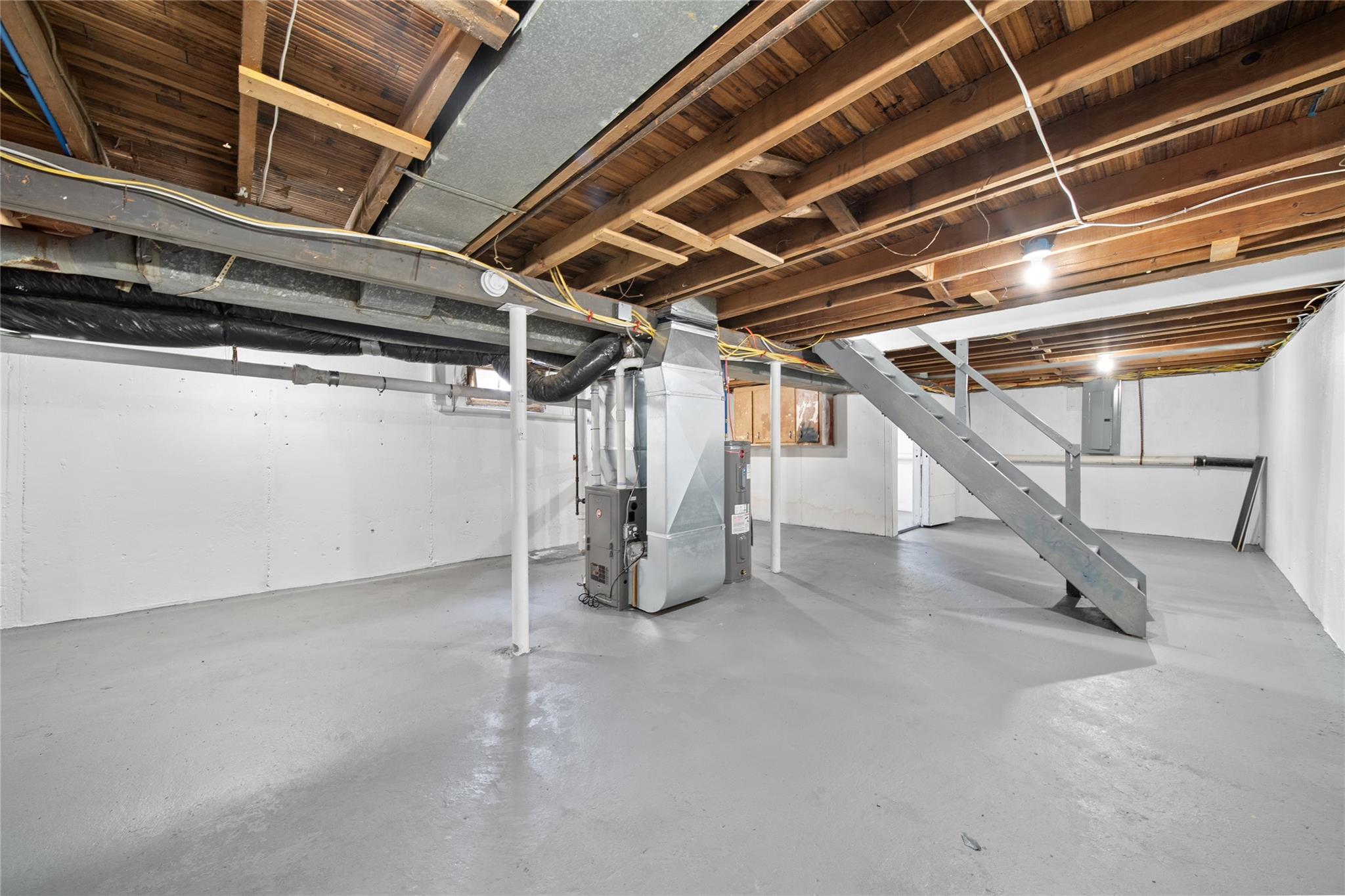 21 Lehigh Avenue, Centereach, New York image 18