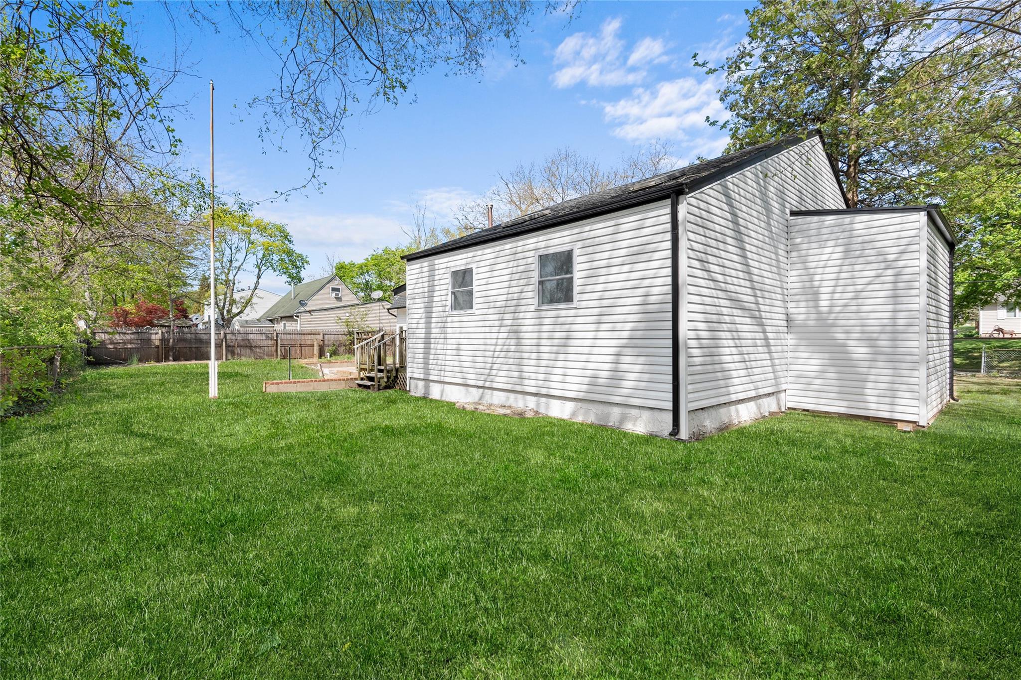 21 Lehigh Avenue, Centereach, New York image 20