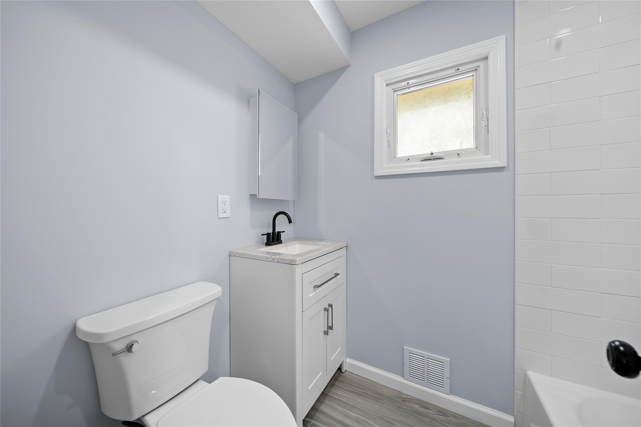 21 Lehigh Avenue, Centereach, New York image 15