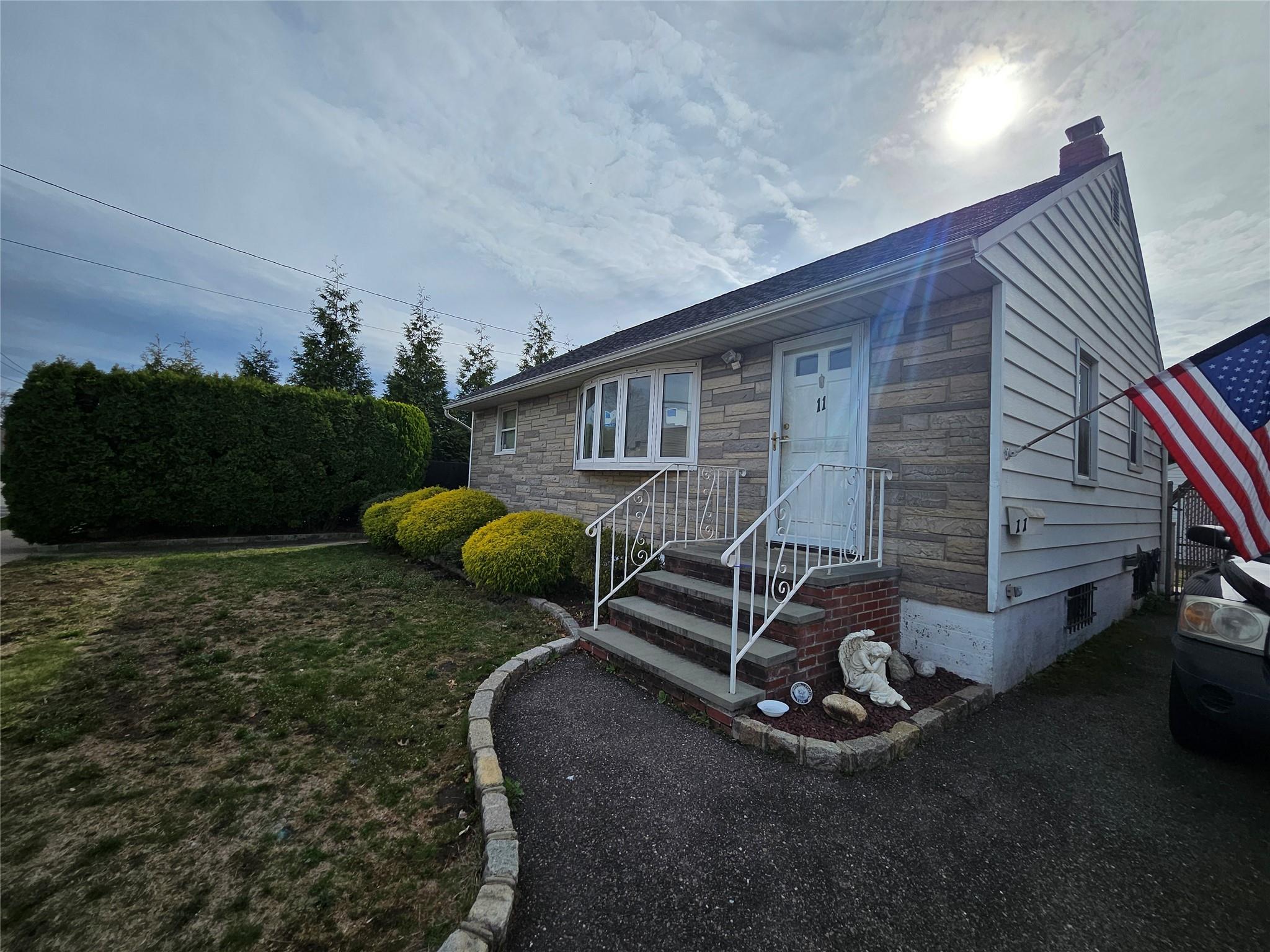 11 Kuhl Avenue, Hicksville, New York image 23