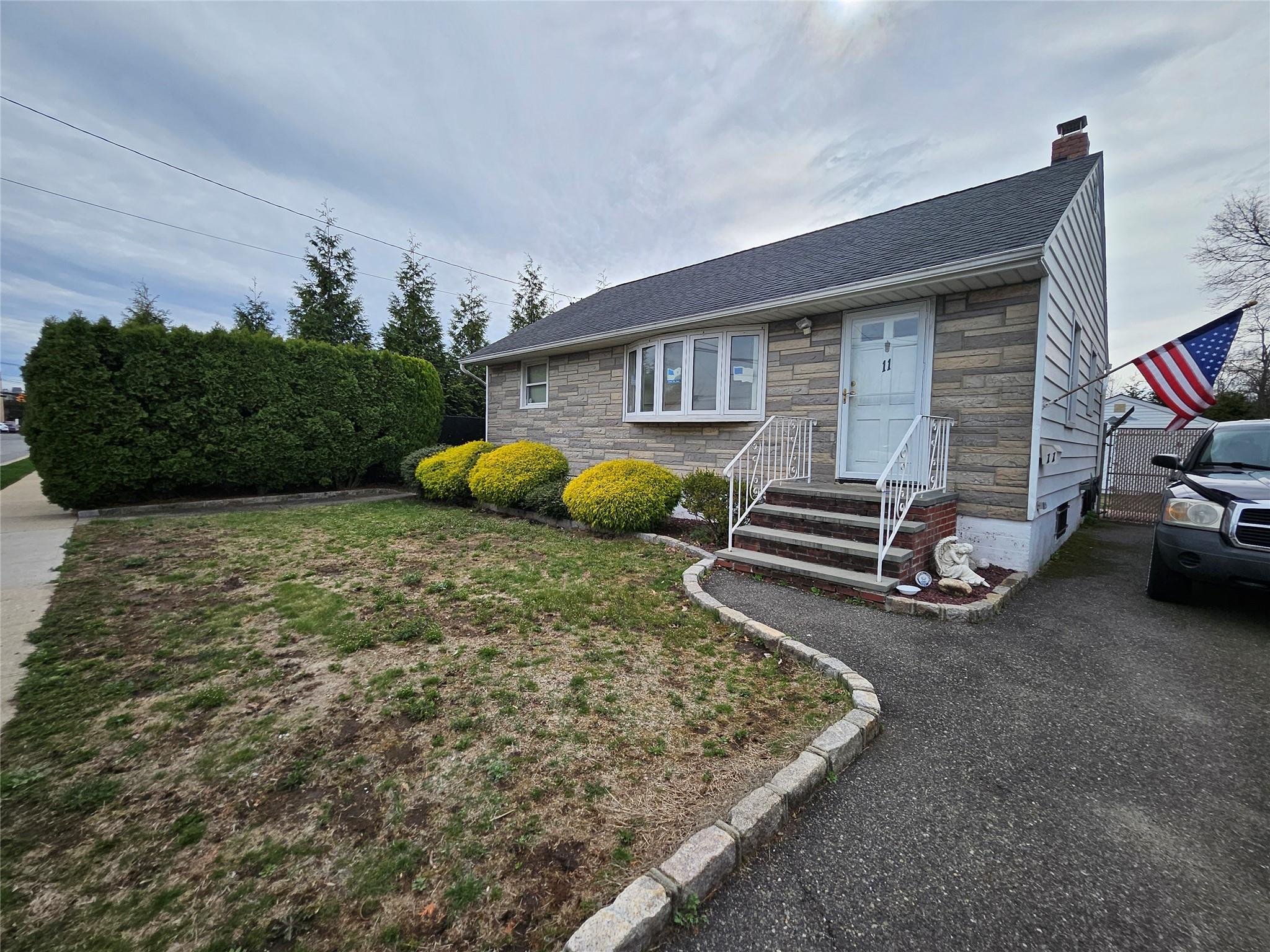 11 Kuhl Avenue, Hicksville, New York image 21