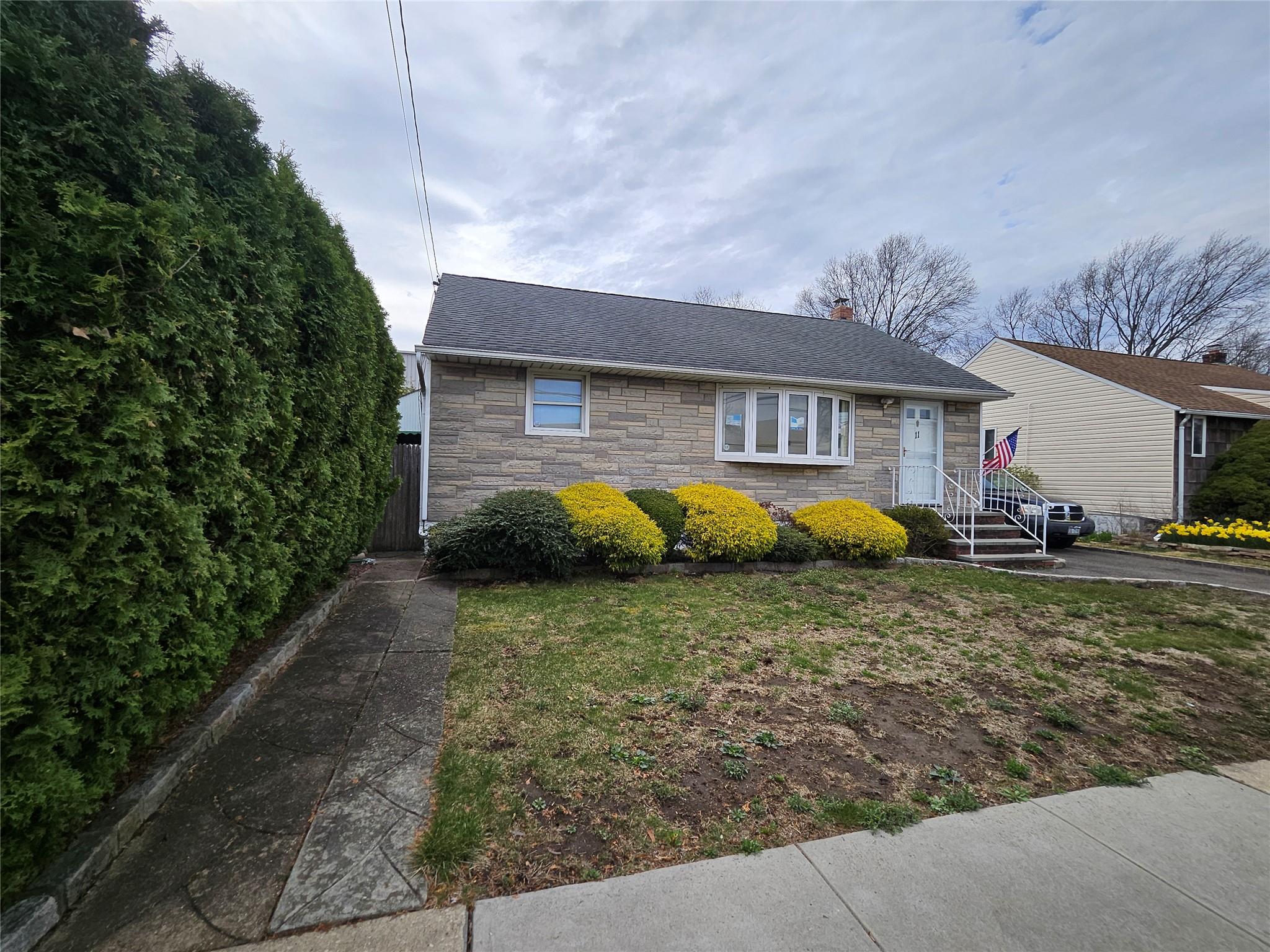 11 Kuhl Avenue, Hicksville, New York image 19