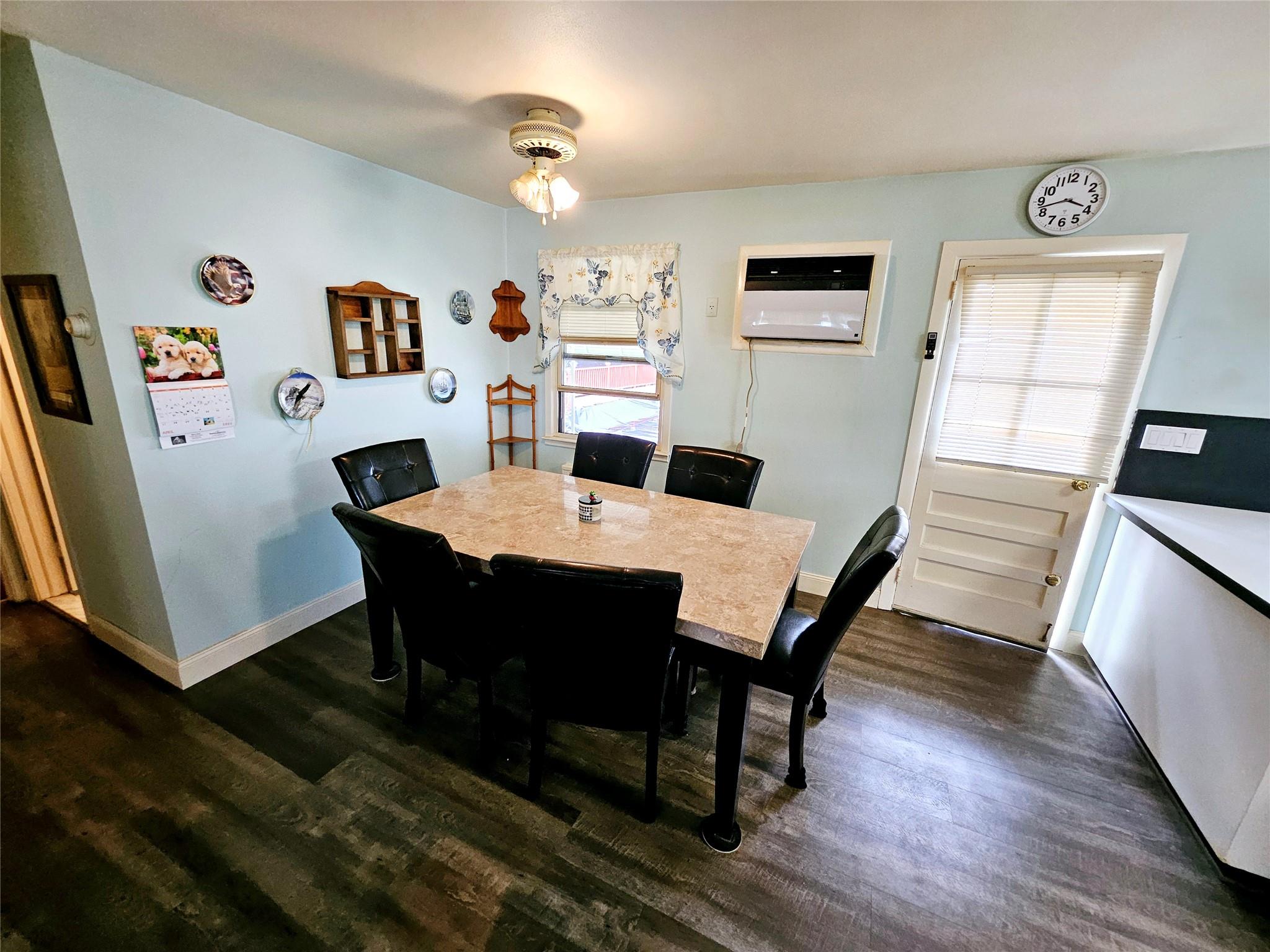 11 Kuhl Avenue, Hicksville, New York image 2