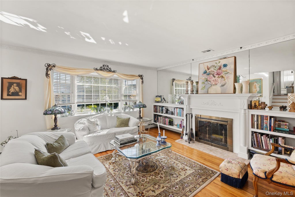 Photo of 3 Lewis Circle, Babylon, NY 11702 (MLS # 1063427)