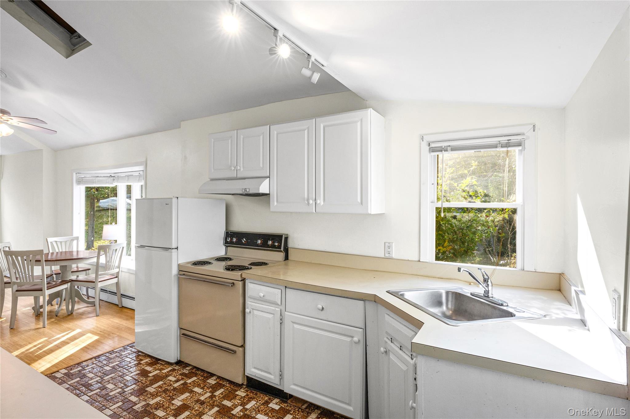 39 Amityville Road