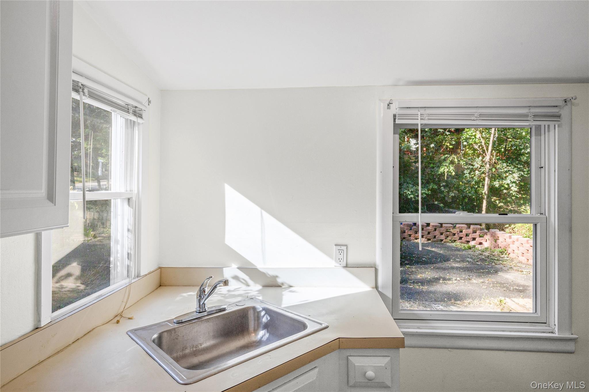 39 Amityville Road