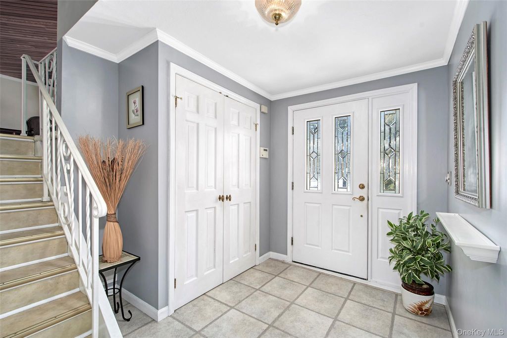 Photo of 107 Parkview Road, Elmsford, NY 10523 (MLS # 953440)