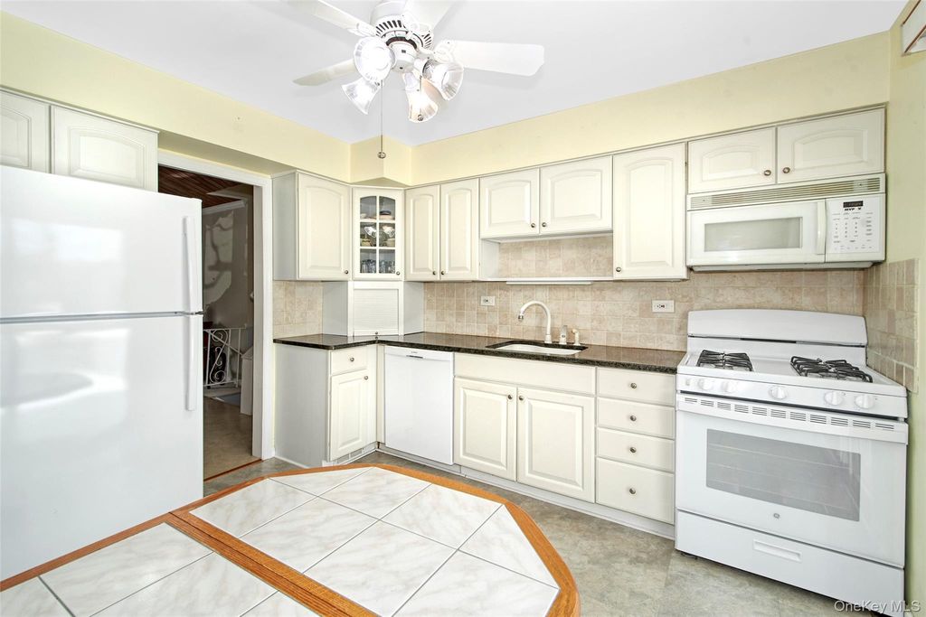 Photo of 107 Parkview Road, Elmsford, NY 10523 (MLS # 953440)