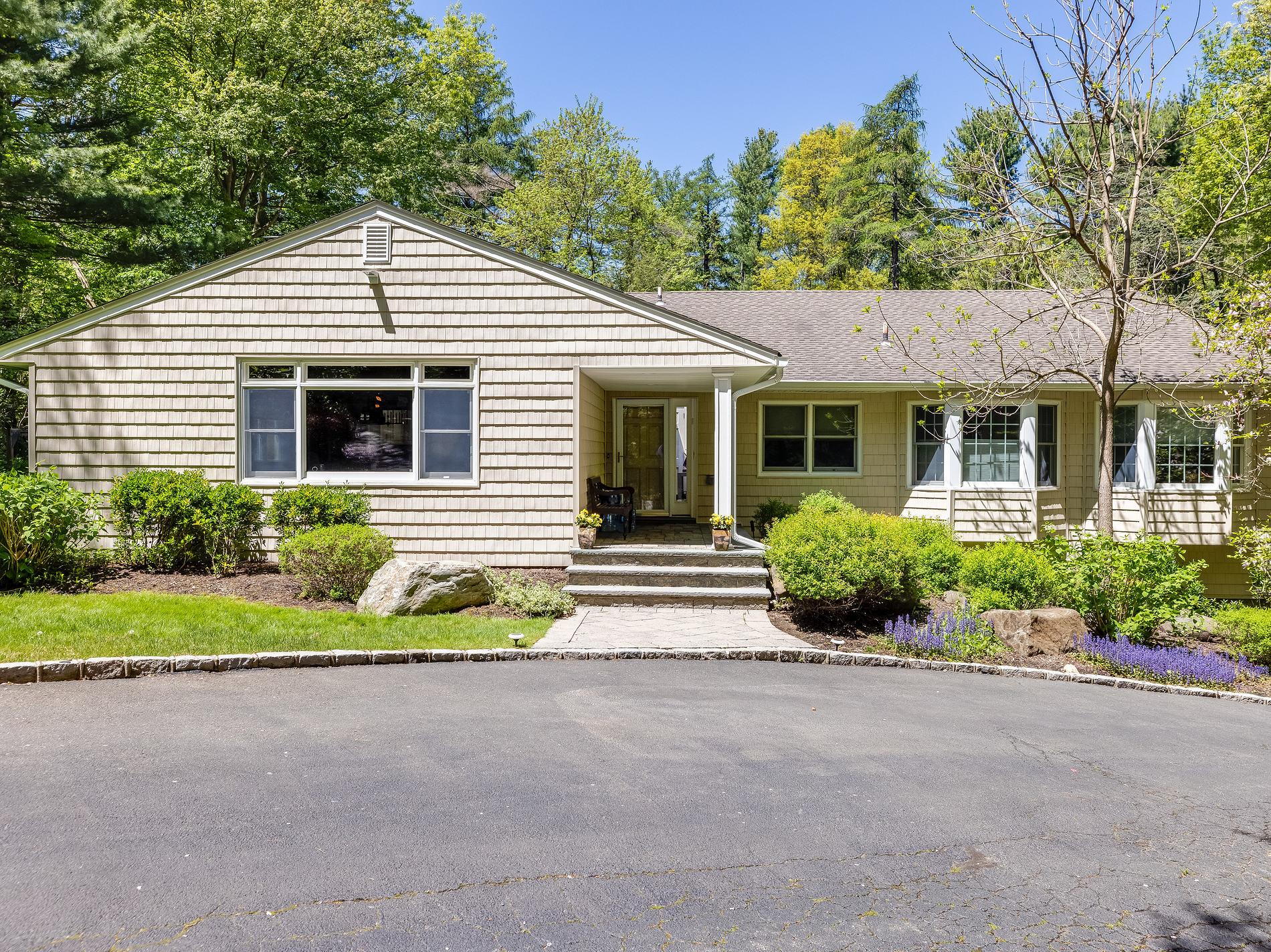482 Berry Hill Road, Oyster Bay Cove, New York image 5