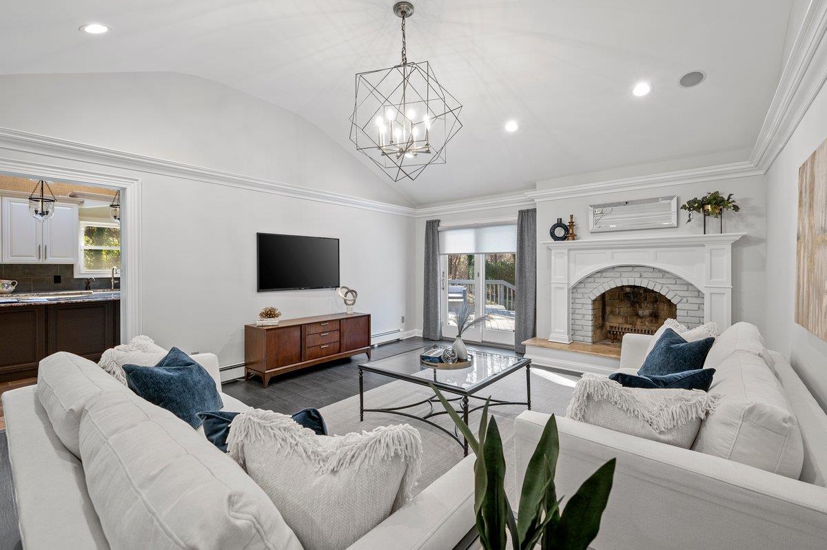 482 Berry Hill Road, Oyster Bay Cove, New York image 11