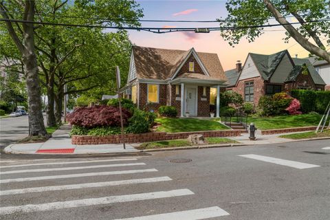 24903 Rushmore Terrace, Little Neck, NY 11362 - MLS#: 863247