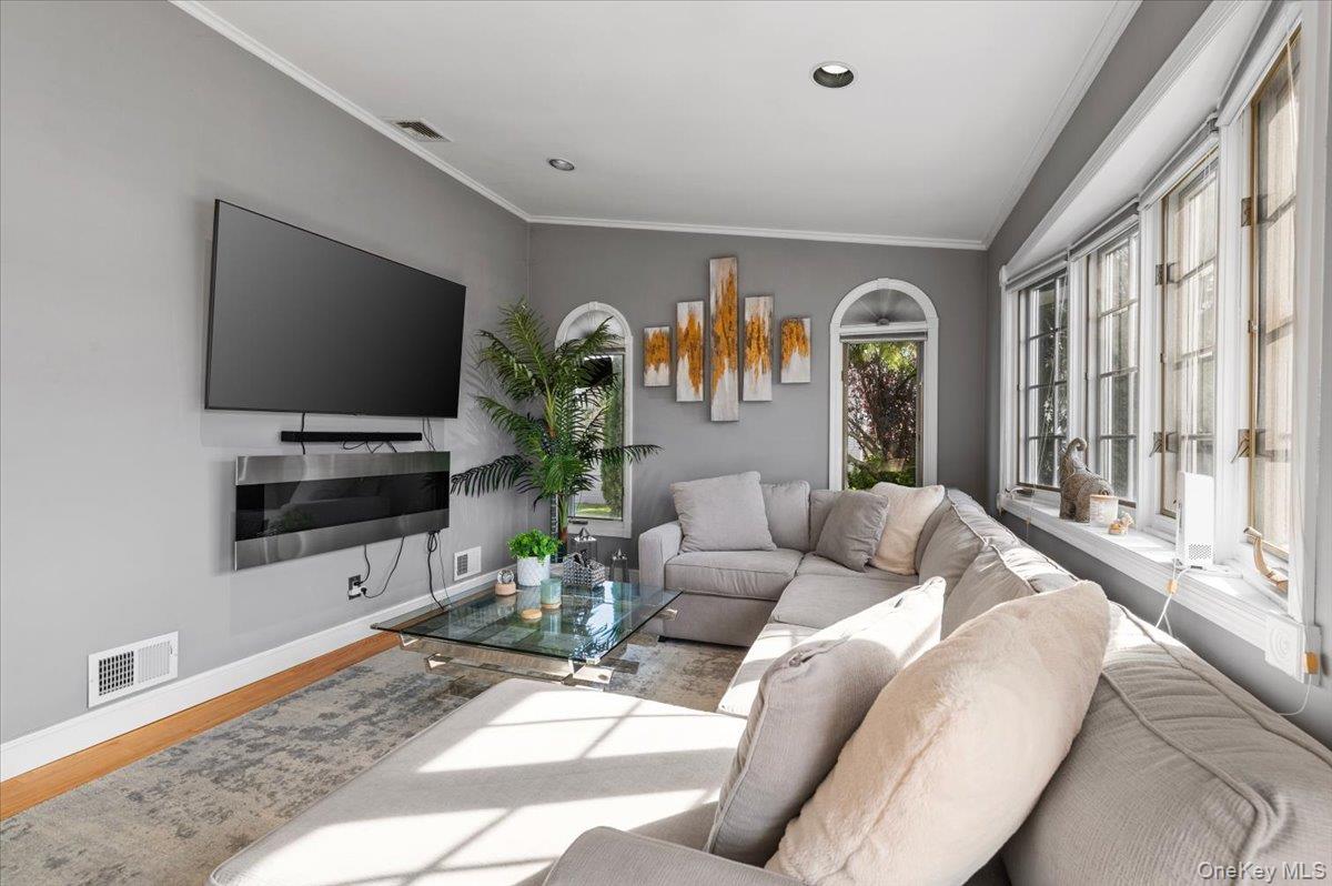 3963 Sandra Lane
