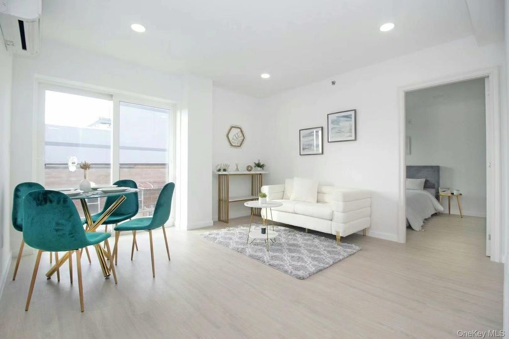 Photo of 13450 BLOSSOM AVE #4F, Flushing, NY 11355 (MLS # 1021726)