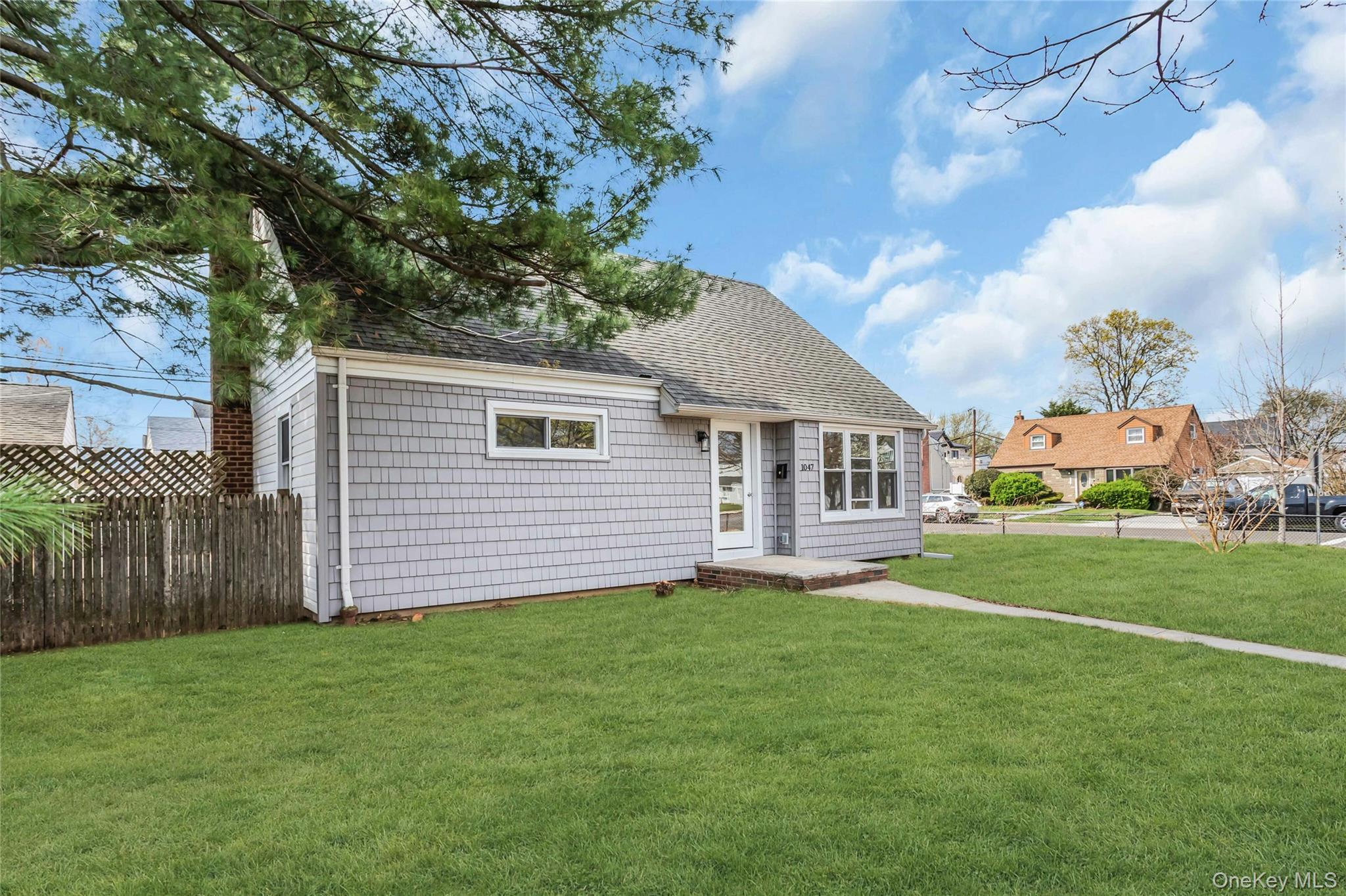 1047 Windermere Road