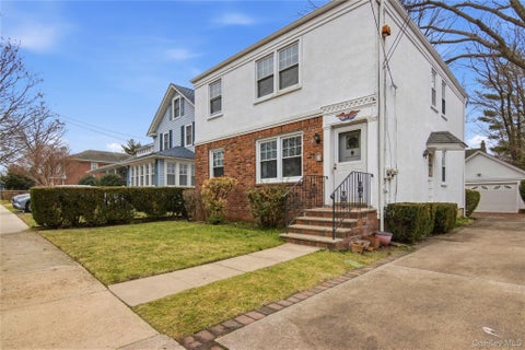 Photo for 15 Geranium Avenue