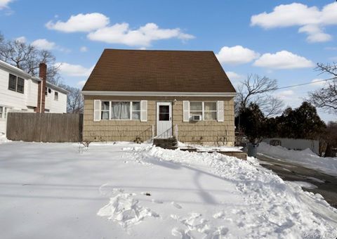 Homes For Sale - 19 Rutland Road<br/> Mastic, NY 11950